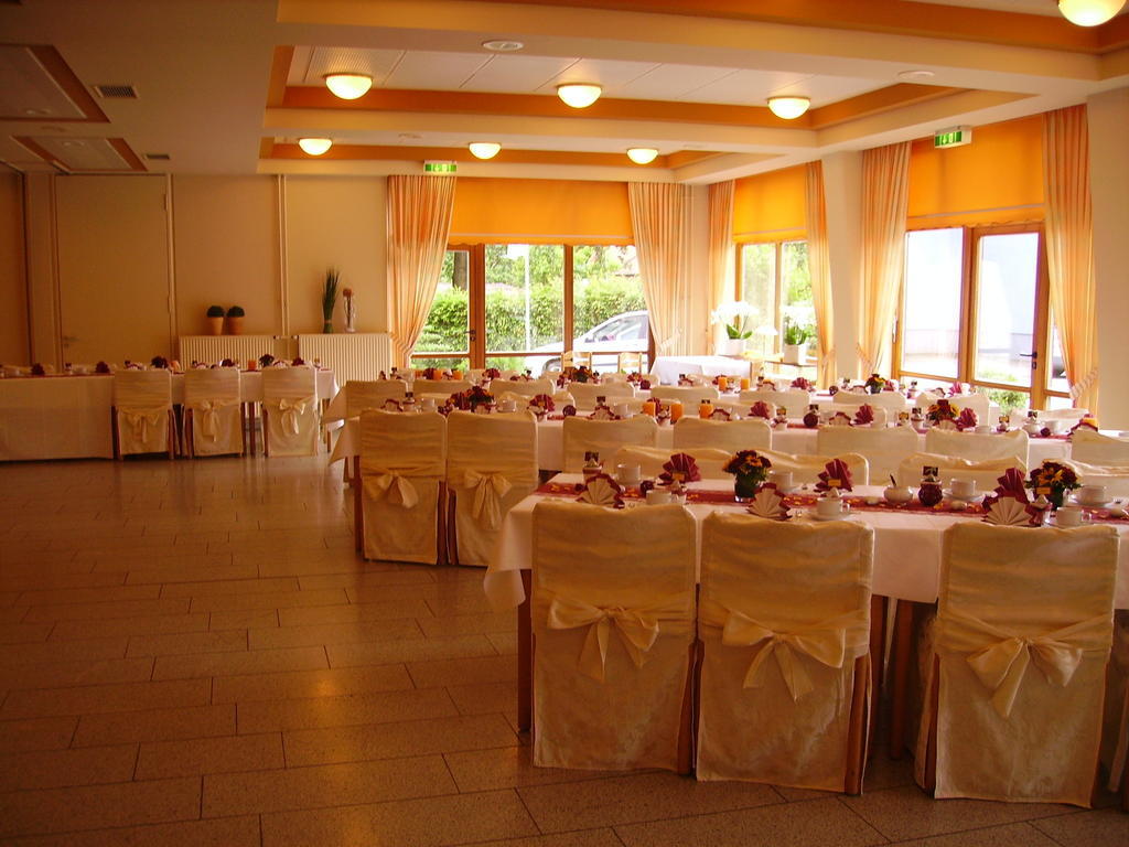 Hotel Zur Erholung Brochthausen Exterior foto