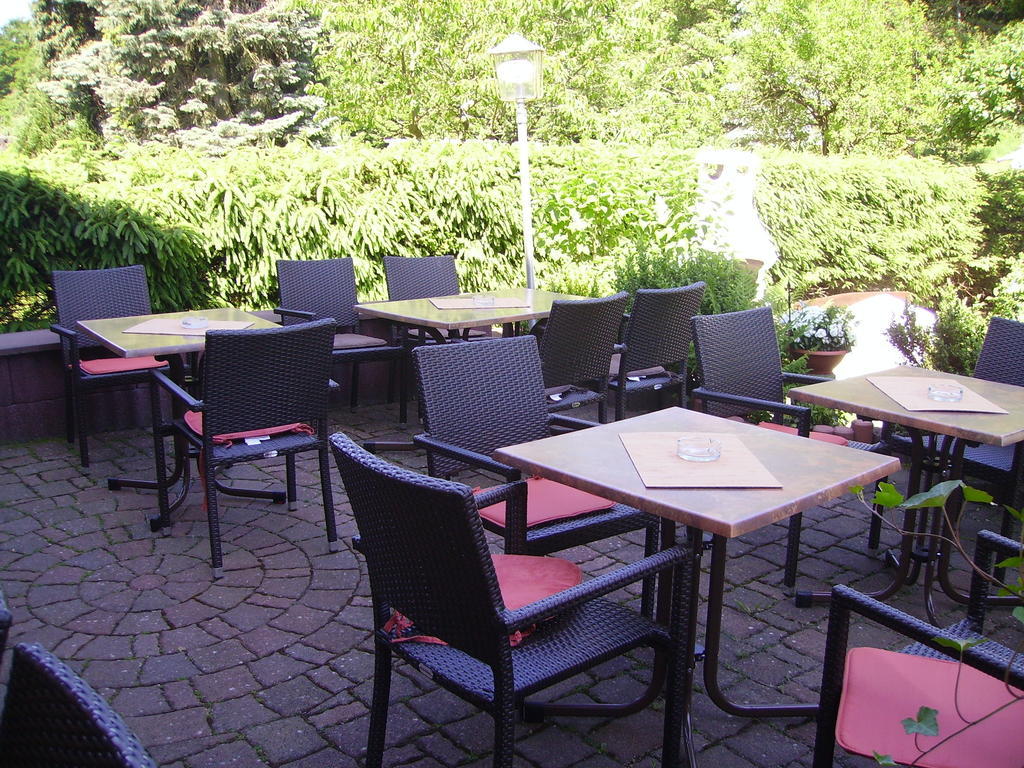 Hotel Zur Erholung Brochthausen Exterior foto